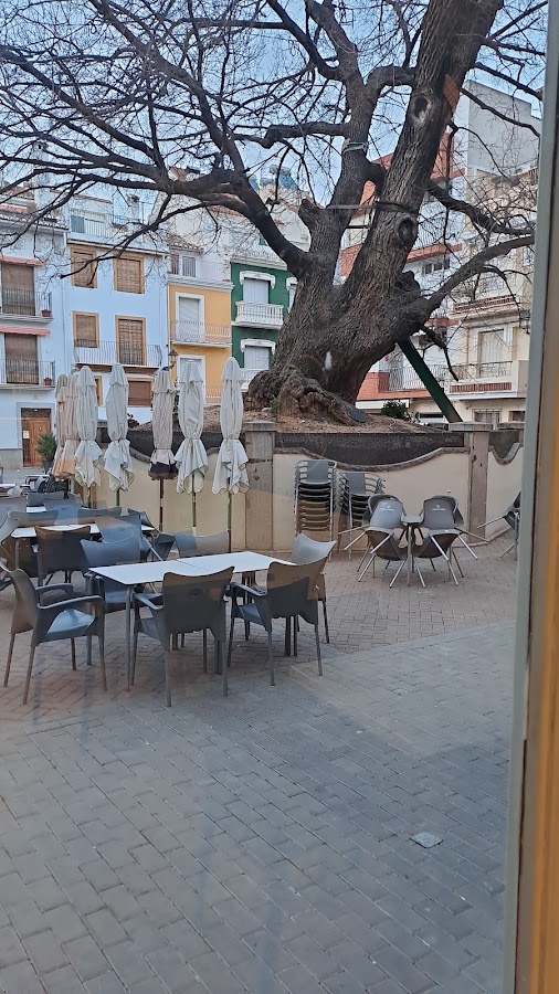 Cafeteria Cervecería La Plaza